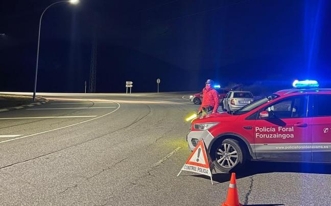 Control de la Polic&iacute;a Foral en Lumbier.