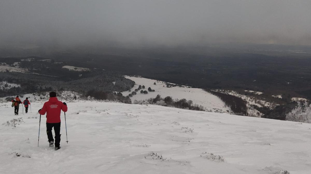 Rescatan a dos montañeros perdidos en el Gorbea.