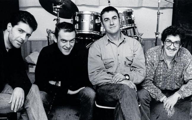 Imagen retrospectiva del grupo gasteiztarra Hertzainak, que se despide hoy de su público.