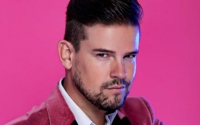 El artista gasteiztarra, Ra&uacute;l Fuentes act&uacute;a el s&aacute;bado.