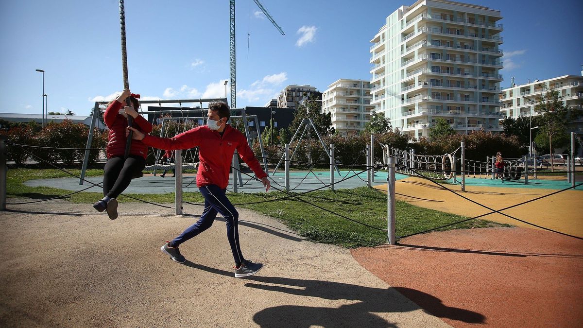 De la mano de la Asociación Lezkairu, hoy habrá actividades en el barrio. A las 19.00 habrá pintacaras infantil en la plaza Maravillas Lamberto (gratuito), seguido de batukada-batuklang, a las 20.00 horas, con recorrido por el parque