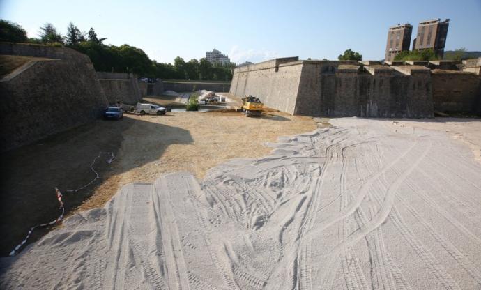 Los fosos de la Ciudadela se preparan para el torneo de hípica