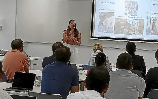 Los 18 estudiantes que han cursado el máster recibieron su diploma acreditativo. Los 18 estudiantes que han cursado el máster recibieron su diploma acreditativo.