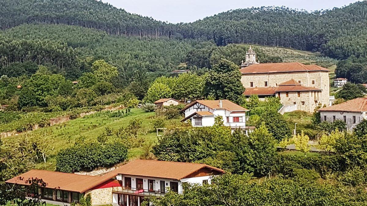 Los residentes del caserío ‘Balanda’, ubicado en el barrio de Elexalde, reclaman desde 2019 el alta en la red municipal.