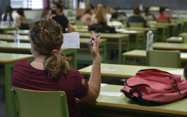 Educación es una actividad que tradicionalmente incrementa el paro en julio.