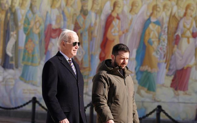 Biden y Zelenski, durante el encuentro que han mantenido en Kiev. Biden y Zelenski, durante el encuentro que han mantenido en Kiev.