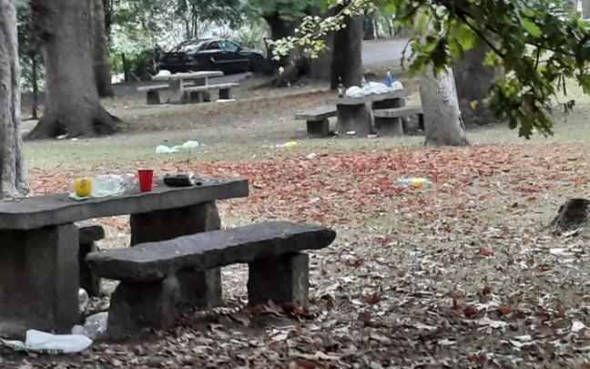 Resto de un botellón.