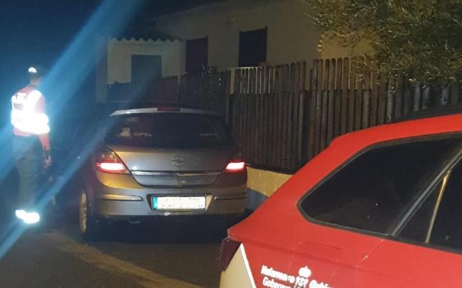 Uno de los agentes de Policía Foral que han intervenido en el control la pasada noche.