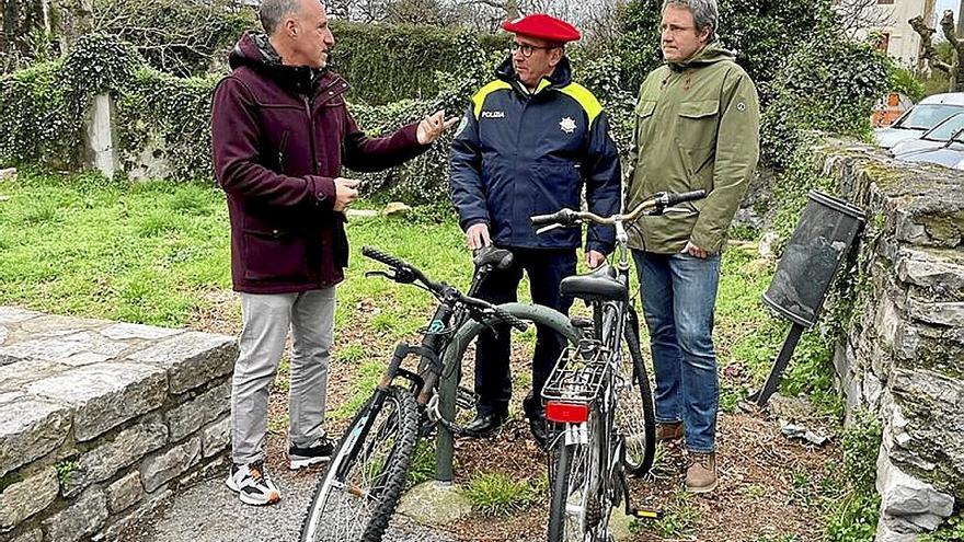 Juan Luis Silanes, Patxi Aristizabal eta Manu Eizagirre. | ARGAZKIA: NG