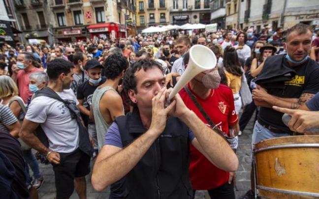 Manifestación en la plaza del Ayuntamiento contra la implantación de la zona azul