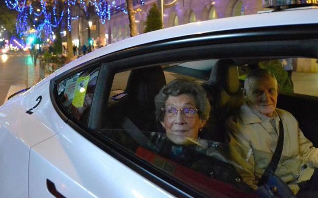 Miren Romero y Ángel Agusmendi, llegando a ver las luces de Gran Vía en Moyúa.
