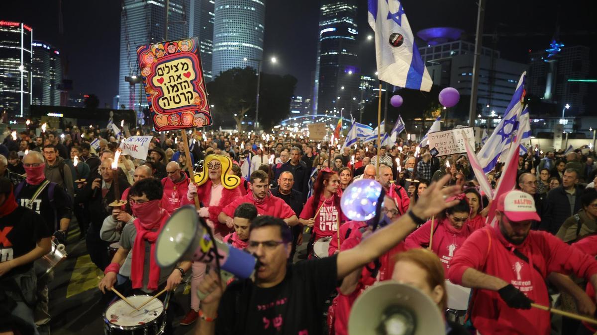 Una imagen de la masiva manifestación por el centro de Tel Aviv