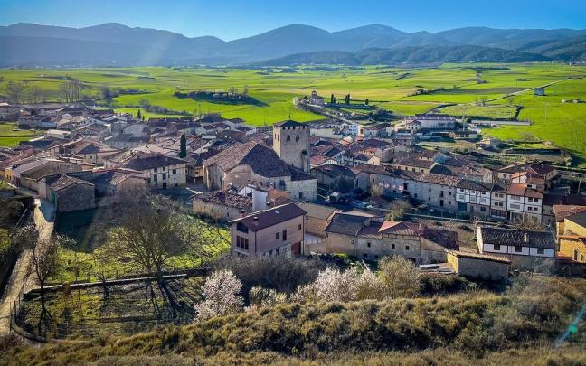Vista general del peque&ntilde;o pero coqueto pueblo &ldquo;m&aacute;s bonito&rdquo; de la comunidad de Castilla y Le&oacute;n.