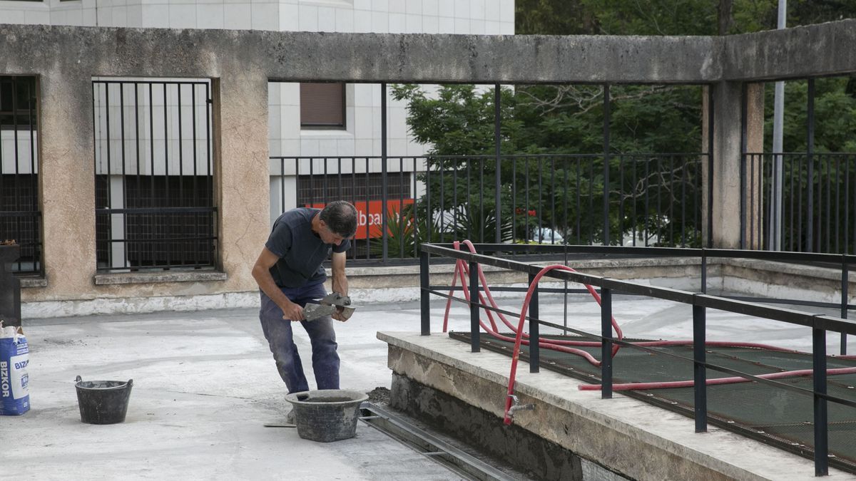 Obras de mejora en los apartamentos tutelados Txoko Berri en San Juan.