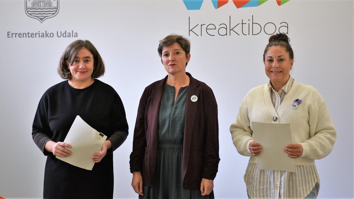 Responsables municipales en la presentación de la propuesta de presupuesto Errenteria