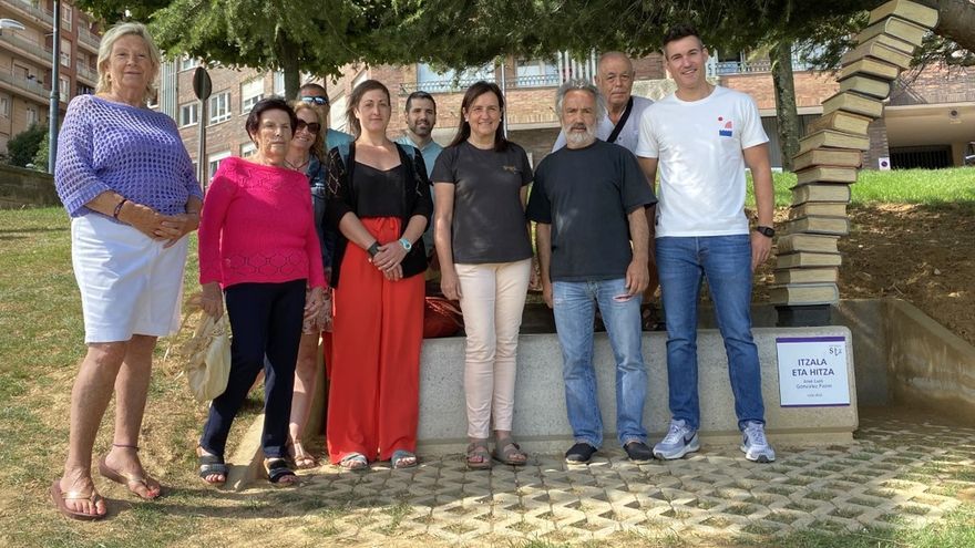 La obra ‘Esana eta Hitza’ se ubica en el parque de La Cerrada.