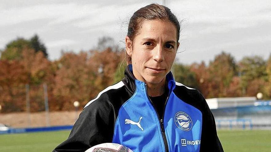 Cristina Auñón, jugadora del Deportivo Alavés femenino.