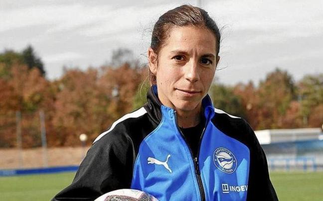 Cristina Au&ntilde;&oacute;n, jugadora del Deportivo Alav&eacute;s femenino.