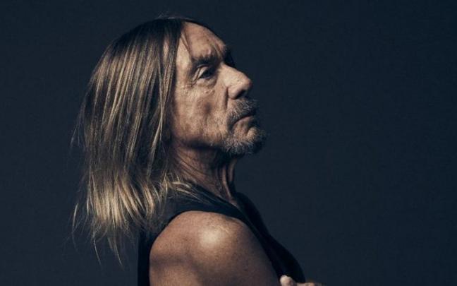 El septuagenario rockero, que se acompa&ntilde;a de miembros de Guns & Roses, Jane&rsquo;s Addiction y Red Hot Chili Peppers.