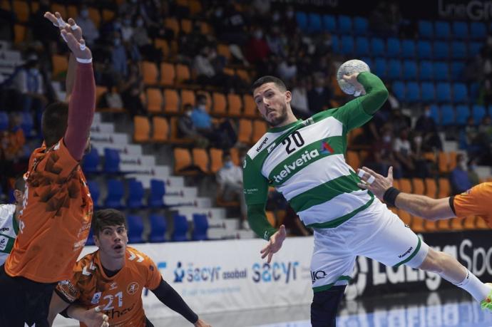 Arthur Pereira, en el partido de octubre ante el Torrelavega en Anaitasuna.