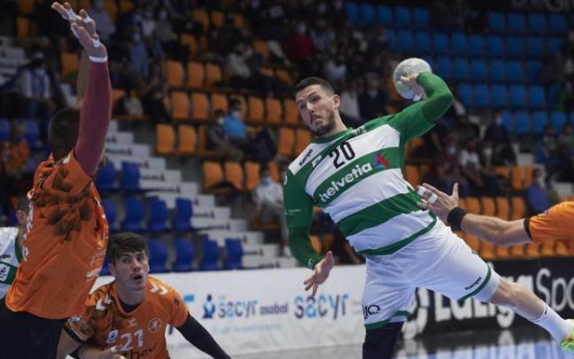 Arthur Pereira, en el partido de octubre ante el Torrelavega en Anaitasuna.