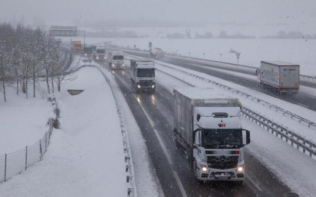Nieve en Agurain durante la nevada de la semana pasada