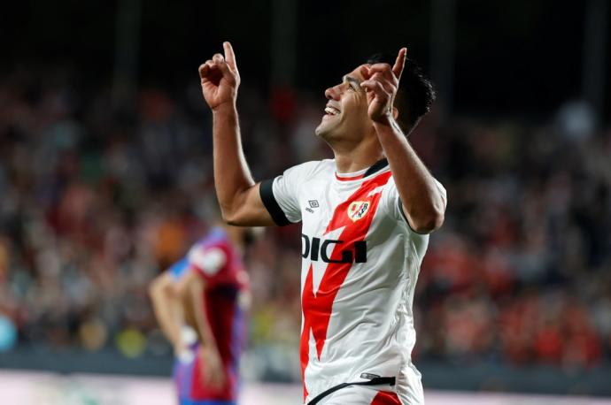 Falcao celebra uno de sus cinco tantos de este curso con el Rayo