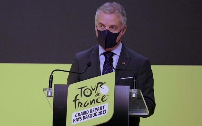 El lehendakari, I&ntilde;igo Urkullu, durante la comparecencia en la que se desvelaron los tres recorridos vascos del Tour de Francia de 2023.