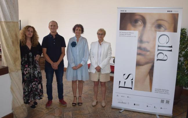 I-D: Raquel Andueza, directora art&iacute;stica de la SMADE; Regino Etxabe, concejal de Cultura del Ayuntamiento de Estella; la consejera de Cultura y Deporte, Rebeca Esnaola; y la directora gerente de Fundaci&oacute;n Baluarte, Mar&iacute;a Antonia Rodr&
