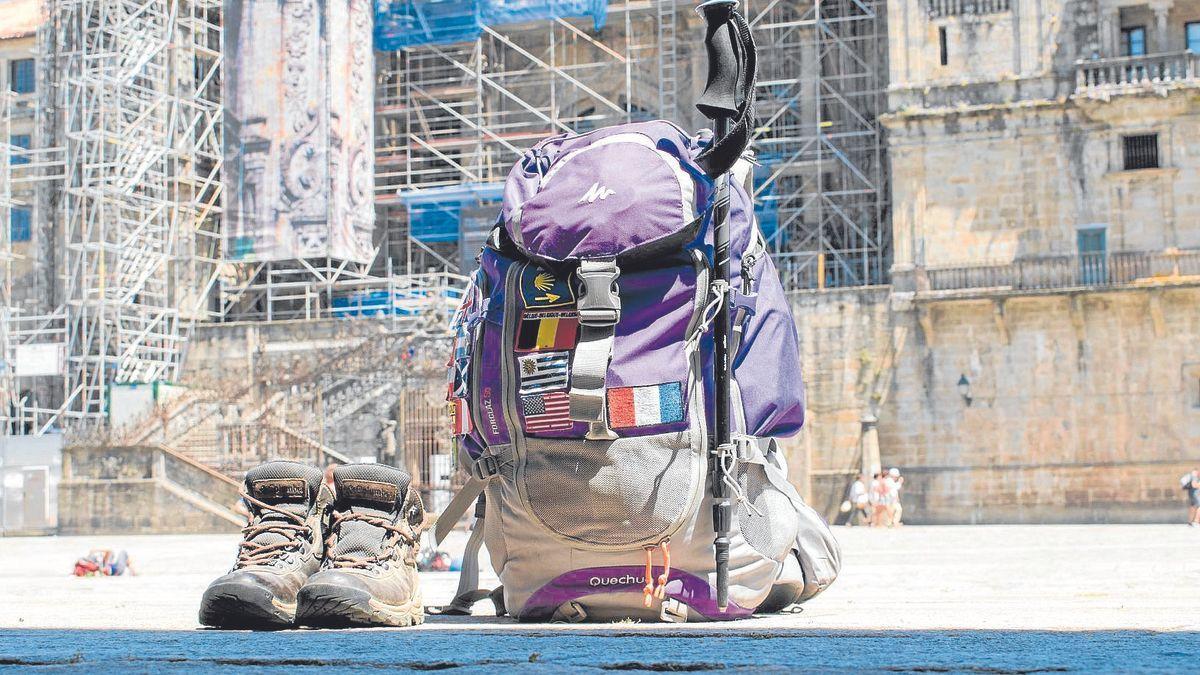 Equipamiento de un peregrino en el Camino de Santiago.