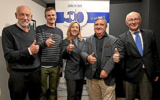 Momento del acto de ayer conmemorativo del 50 aniversario del Danok Bat.