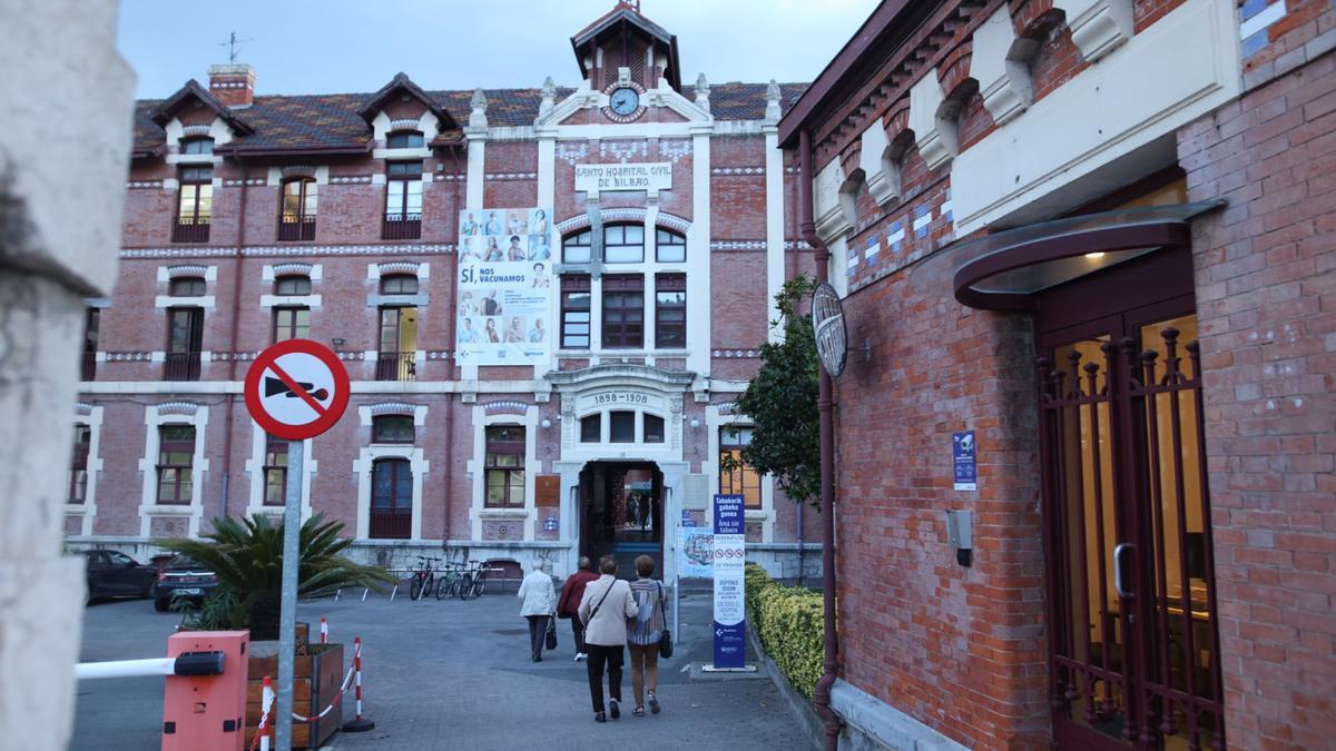 Imagen de la entrada pirncipal al Hospital de Basurto