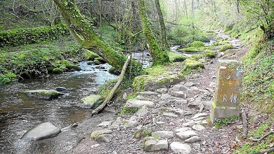 El mugarri número 18 en el camino de Intzola, entre Bera y Urruña.