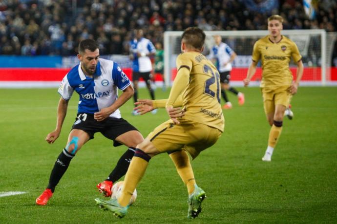 Luis Rioja frente al Levante.
