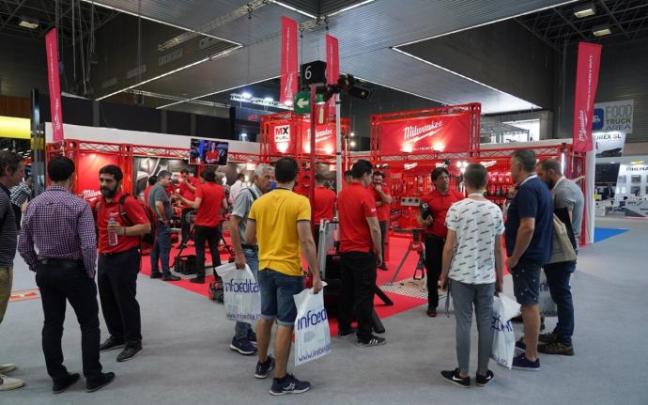 Uno de los stands de la Bienal de esta semana.
