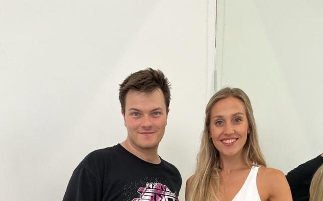 Los dos artistas vizcainos que participan en el musical.