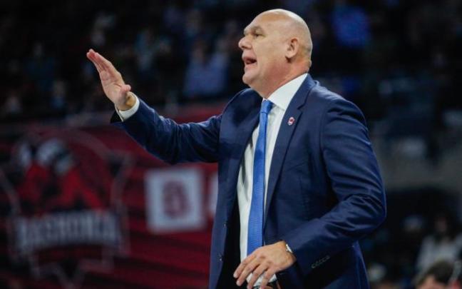 Spahija pide calma durante un partido de este curso