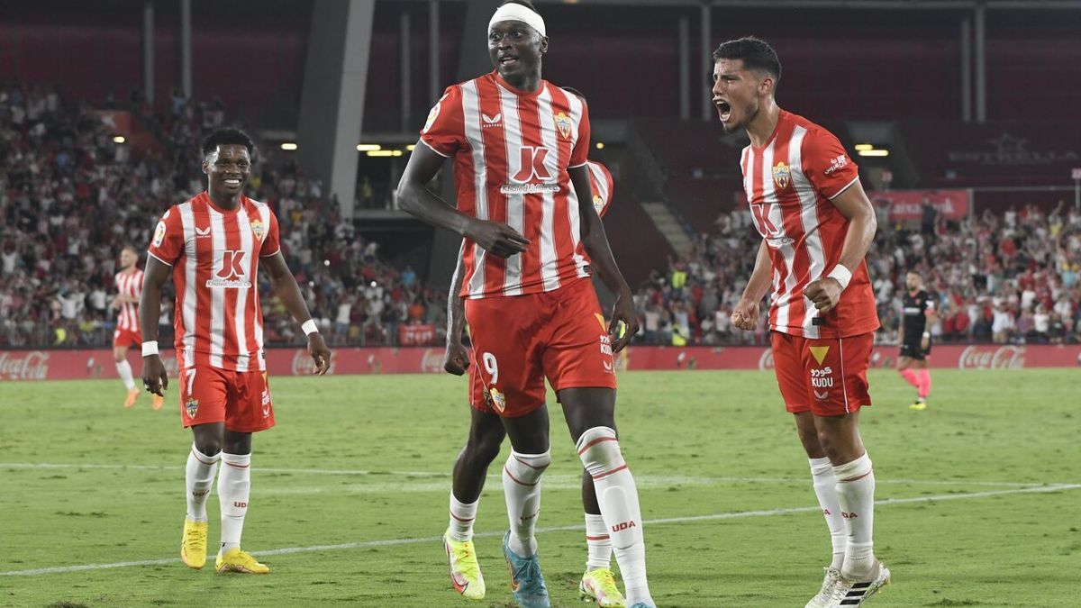 Sadiq celebra el tanto que le marcó ayer al Sevilla