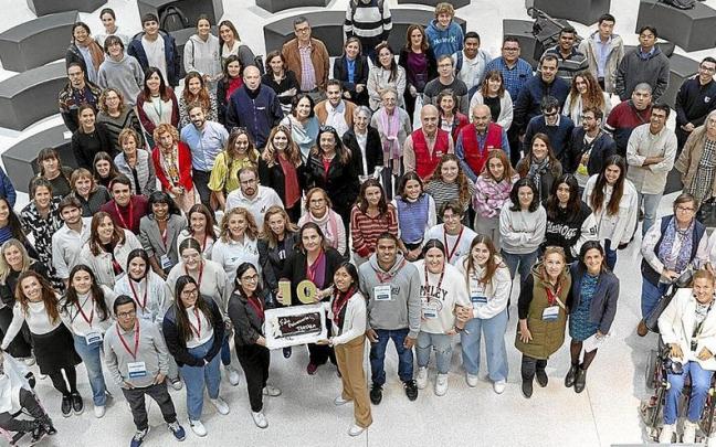Entidades sociales y estudiantes celebran el 10º aniversario de Tantaka. | FOTO: UNIVERSIDAD DE NAVARRA