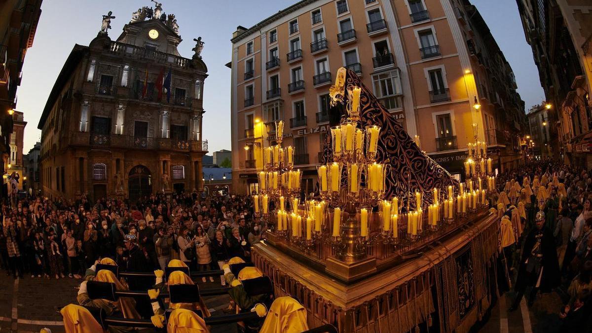 La Dolorosa, durante la procesi&oacute;n del Santo Entierro en 2022