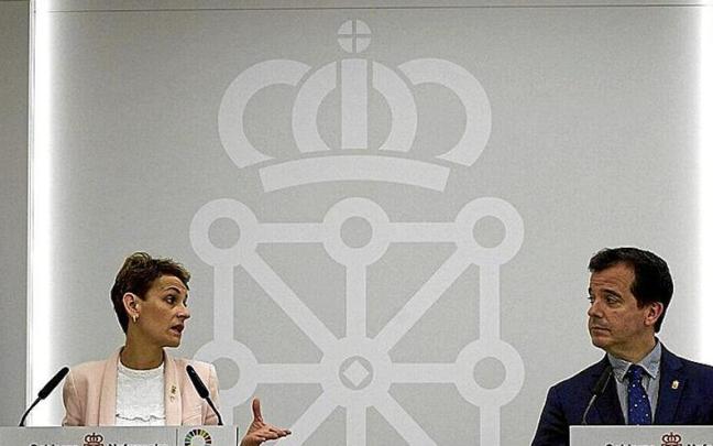 María Chivite y Mikel Irujo, en la presentación de las inversiones de Volkswagen. María Chivite y Mikel Irujo, en la presentación de las inversiones de Volkswagen.