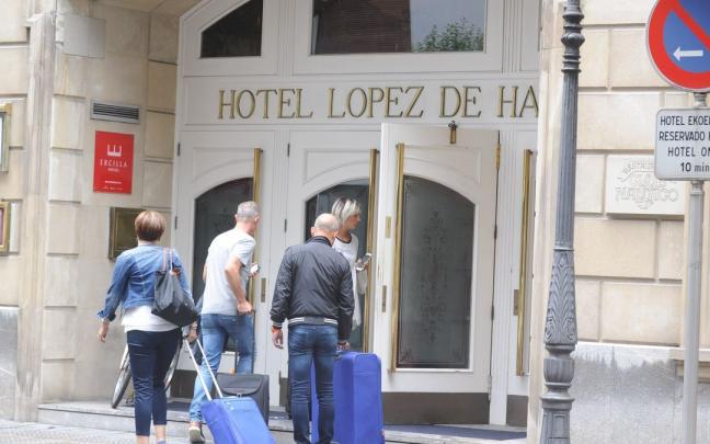El hotel L&oacute;pez de Haro de Bilbao reabre tras una importante reforma