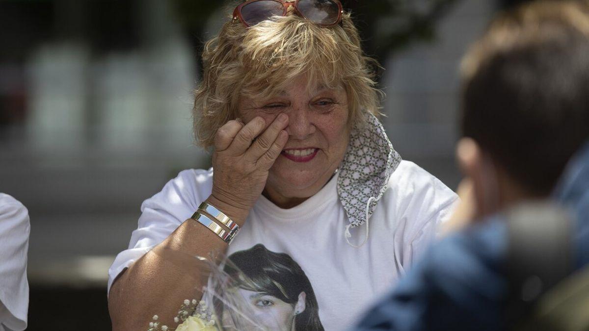 Asun Casasola, madre de Nagore Laffage, en un acto de homenaje con motivo del aniversario de su asesinato a manos de José Diego Yllanes en los Sanfermines de 2008.