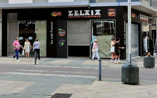 Frutas Zelaia aterriza en el centro de Vitoria. Frutas Zelaia aterriza en el centro de Vitoria.