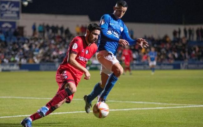 Tachi, durante el choque copero entre el Linares y el Alavés.