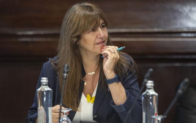 La expresidenta del Parlament, Laura Borr&agrave;s, durante una reuni&oacute;n de la Mesa del Parlament.