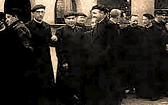 Curas vascos en la prisión castellana. | FOTO: ‘ZAMORAKO APAIZ-KARTZELA’ Curas vascos en la prisión castellana. | FOTO: ‘ZAMORAKO APAIZ-KARTZELA’