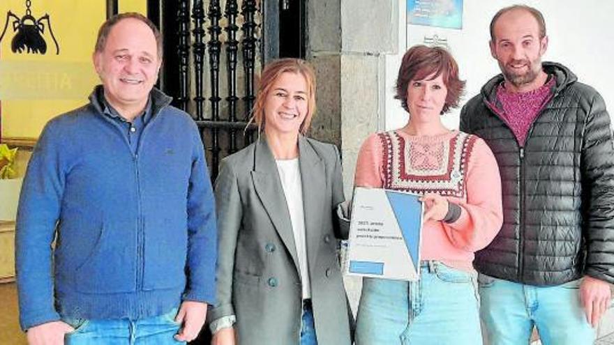 Representantes del Gobierno local ayer, en la presentación de su propuesta de presupuestos.