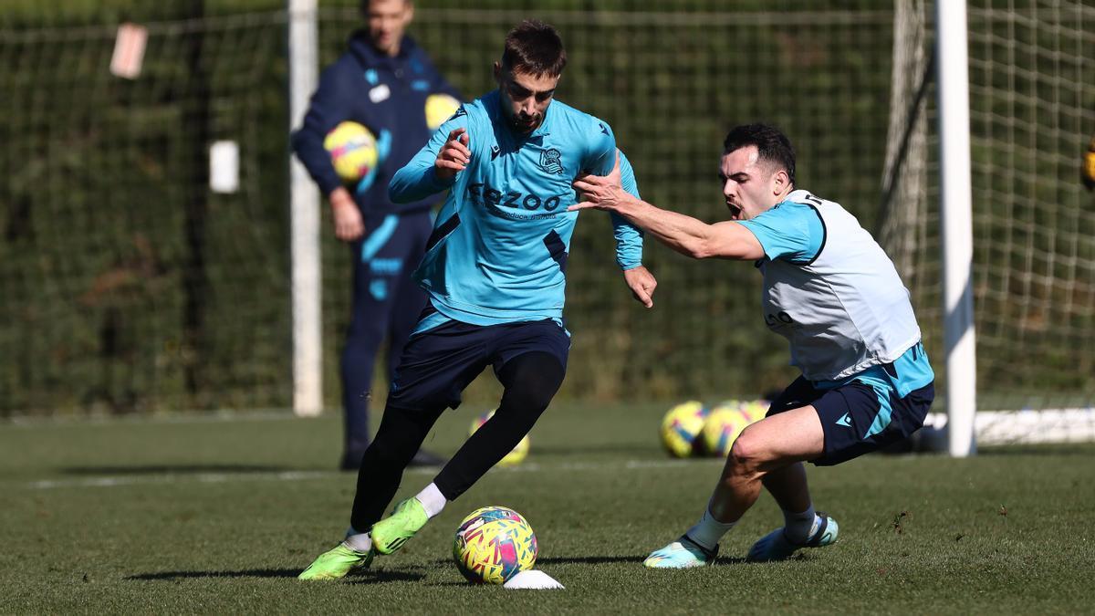 Brais y Sola, durante un entrenamiento en Zubieta.