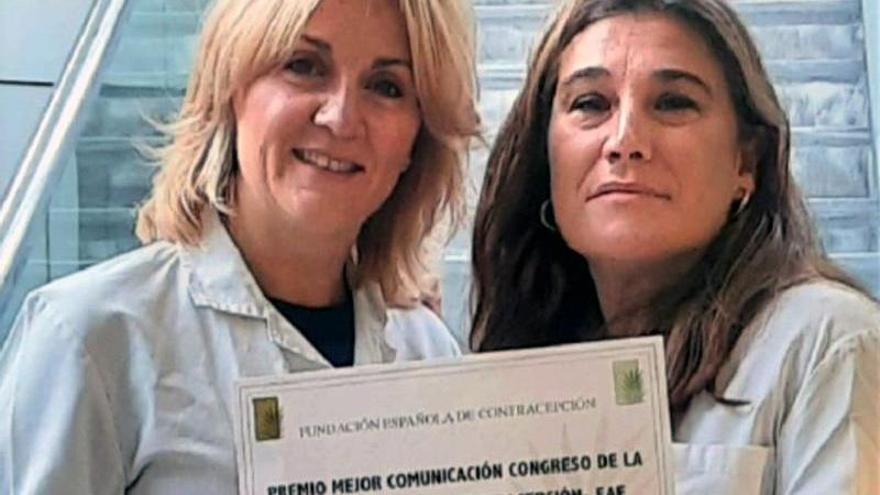 A la izquierda, la educadora sexual Amaia López de Armentia y, a la derecha, la facultativa especialista en Ginecología y Obstetricia Izaskun Pombo.